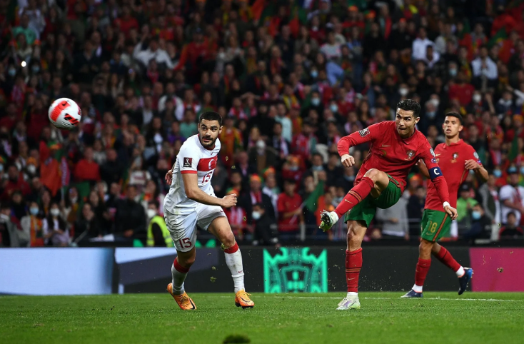 “邀月江枫燕南天，藕断丝连进四步”对应什么生肖解析